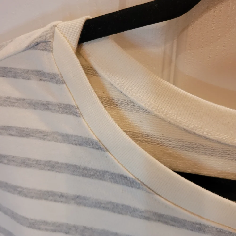 GAP Fit Cream and Gray Striped 3/4 Sleeve Sz Medium - Picture 5 of 9